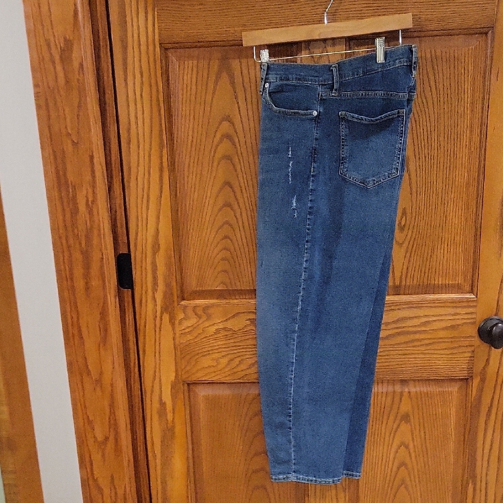 Banana Republic Womens High Rise Straight Leg Distressed Jean In A Size 31/12